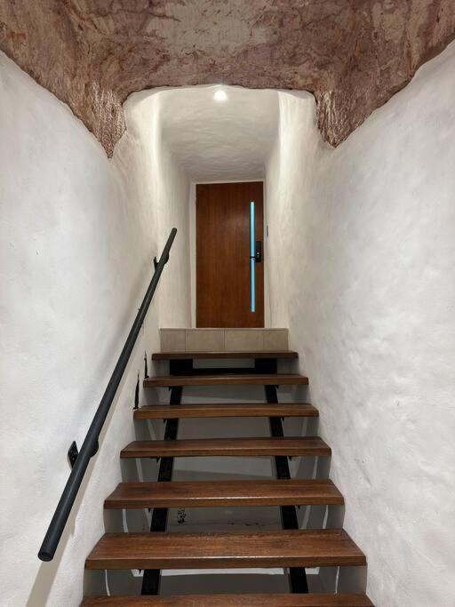 Appartamento Cozy Cave Coober Pedy Esterno foto