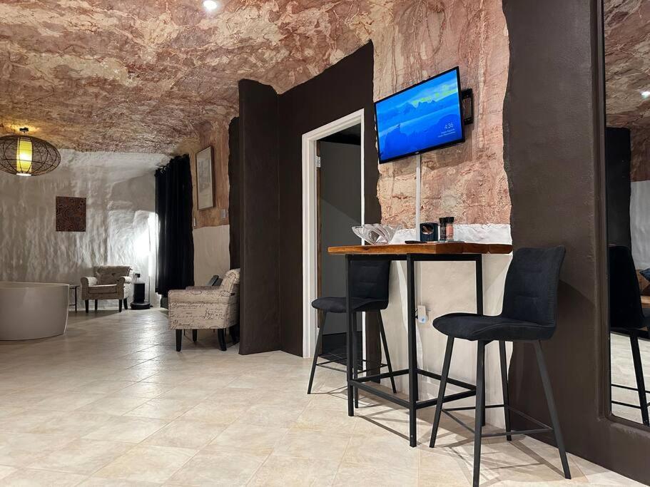 Appartamento Cozy Cave Coober Pedy Esterno foto